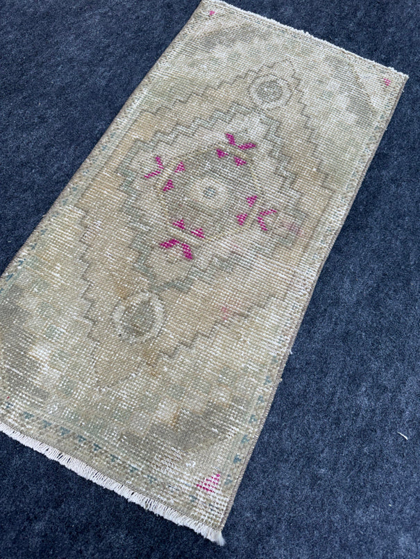 Turkish Yastik Rug  1'7" x  3' #24347
