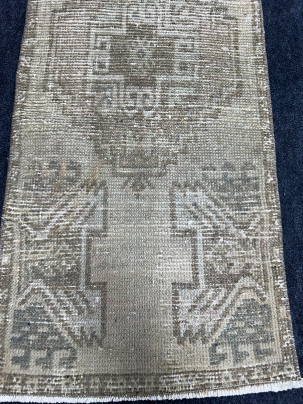 Turkish Yastik Rug  1'4" x  3'2" #24344