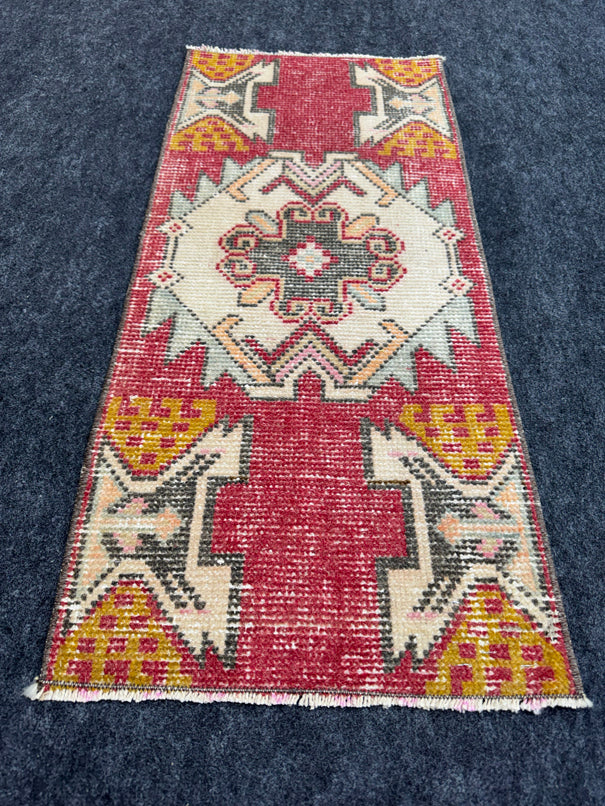 Turkish Yastik Rug  1'4" x  3'1" #24342