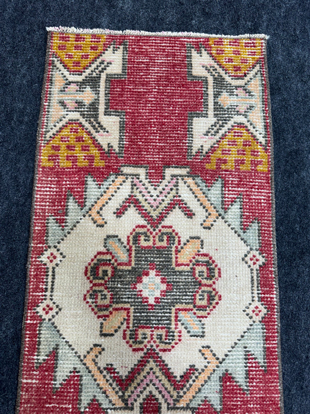 Turkish Yastik Rug  1'4" x  3'1" #24342