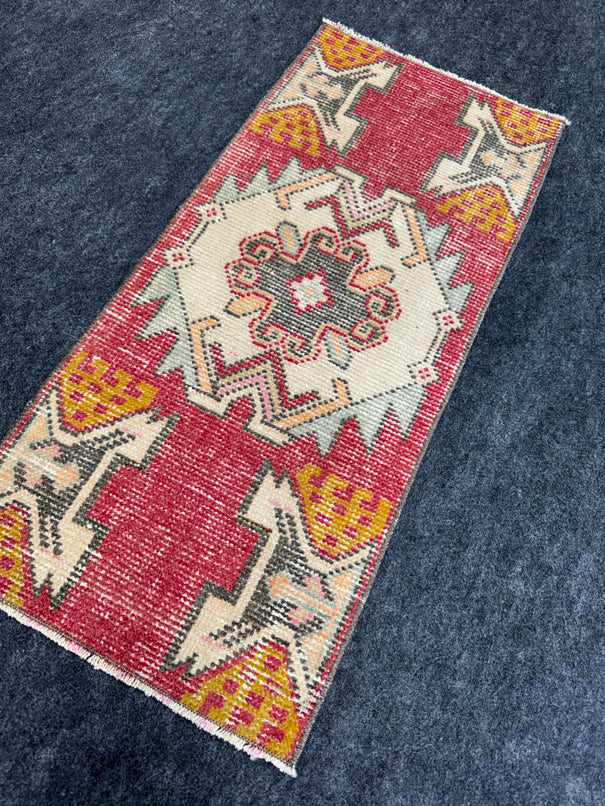 Turkish Yastik Rug  1'4" x  3'1" #24342