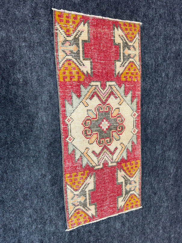 Turkish Yastik Rug  1'4" x  3'1" #24342