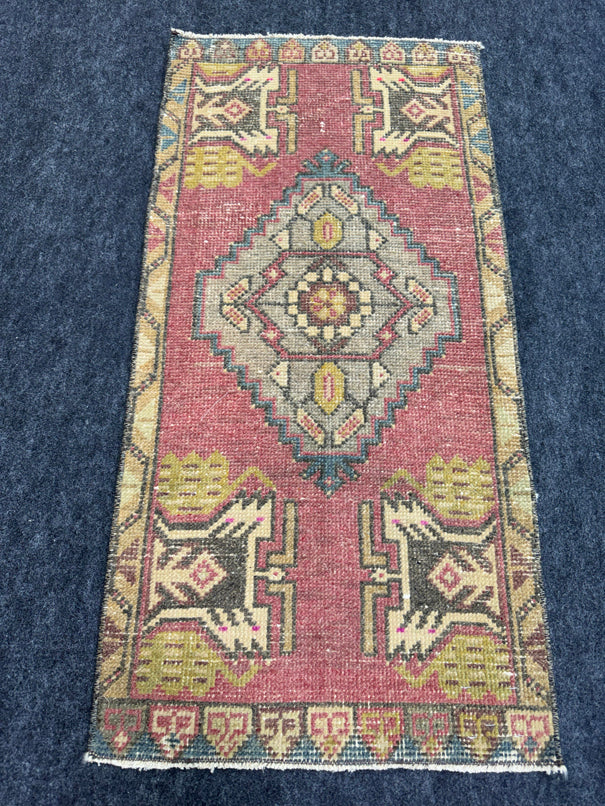 Turkish Yastik Rug  1'8" x  3'4" #24326