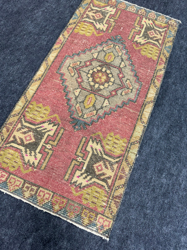 Turkish Yastik Rug  1'8" x  3'4" #24326
