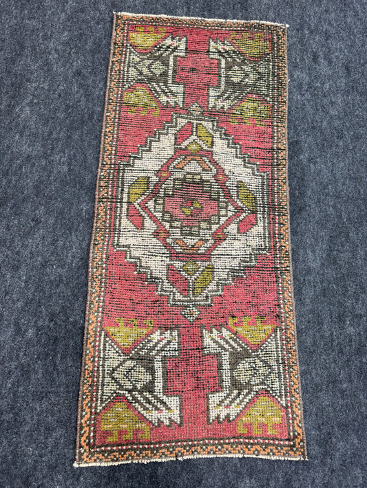 Turkish Yastik Rug  1'6" x  3'6" #24327