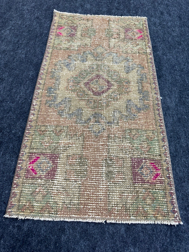 Turkish Yastik Rug  1'7" x  3' #24320