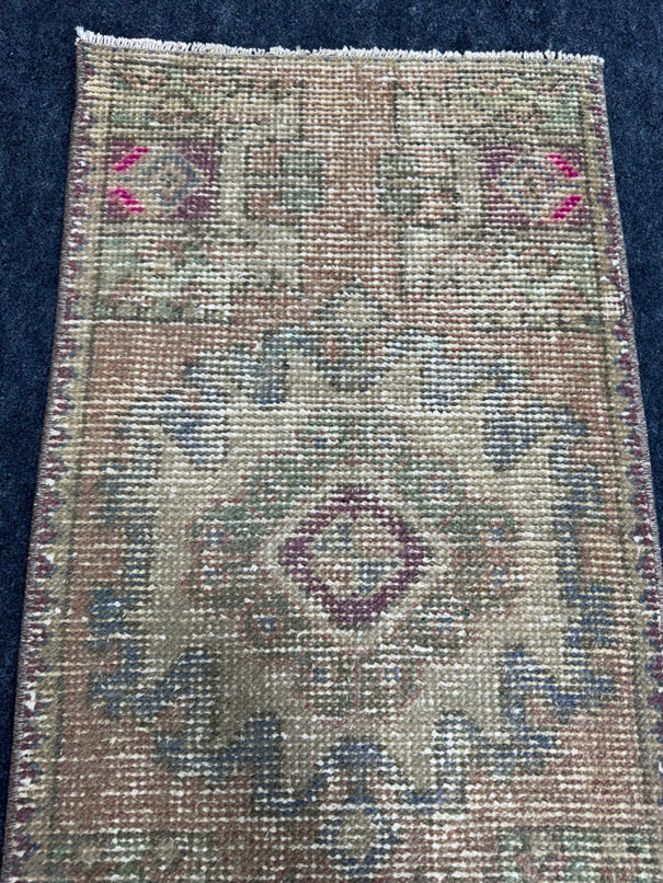 Turkish Yastik Rug  1'7" x  3' #24320