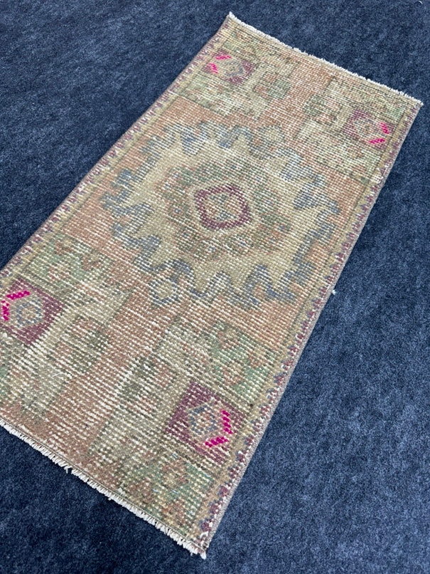 Turkish Yastik Rug  1'7" x  3' #24320