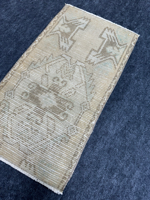 Turkish Yastik Rug  1'4" x  2'6" #24321