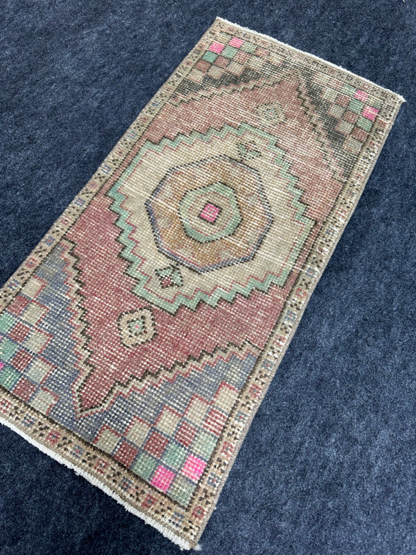 Turkish Yastik Rug  1'6" x  3' #24322
