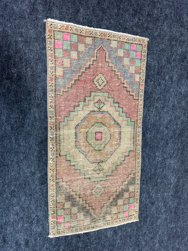 Turkish Yastik Rug  1'6" x  3' #24322