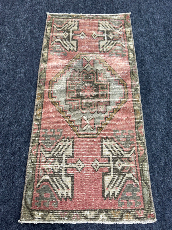 Turkish Yastik Rug  1'6" x  3'2" #24324