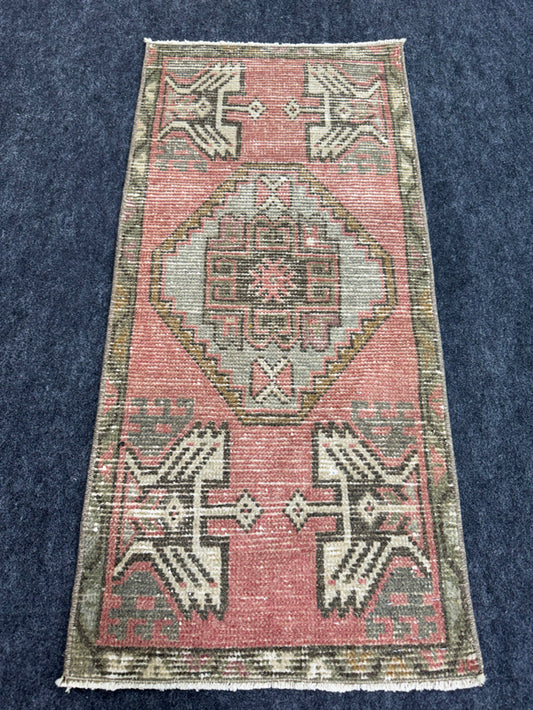 Turkish Yastik Rug  1'6" x  3'2" #24324