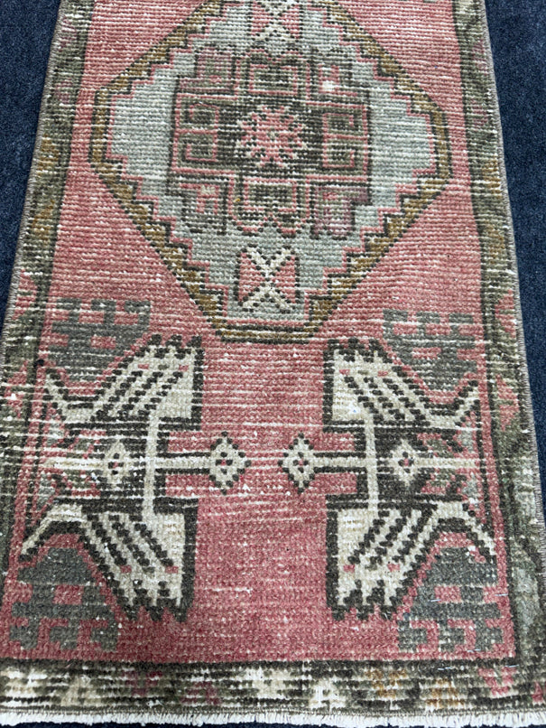 Turkish Yastik Rug  1'6" x  3'2" #24324