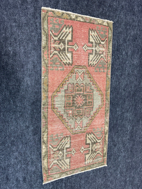 Turkish Yastik Rug  1'6" x  3'2" #24324