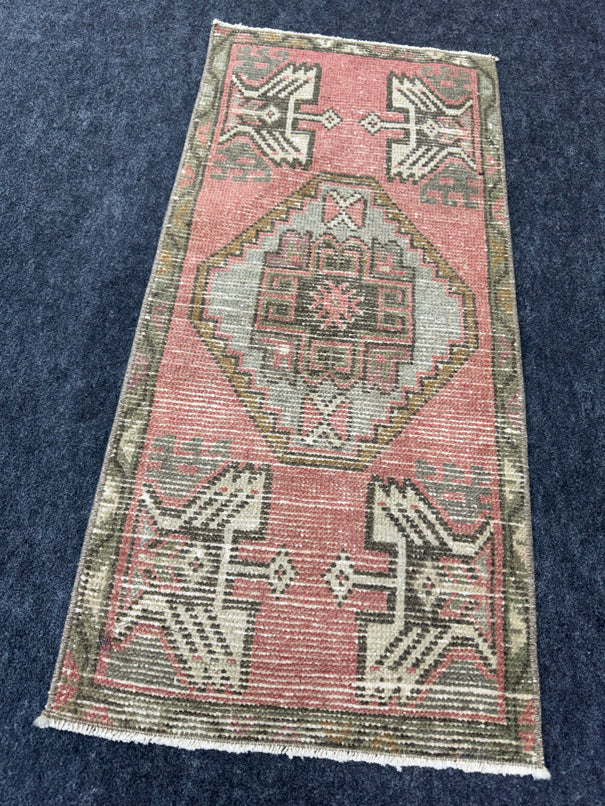 Turkish Yastik Rug  1'6" x  3'2" #24324