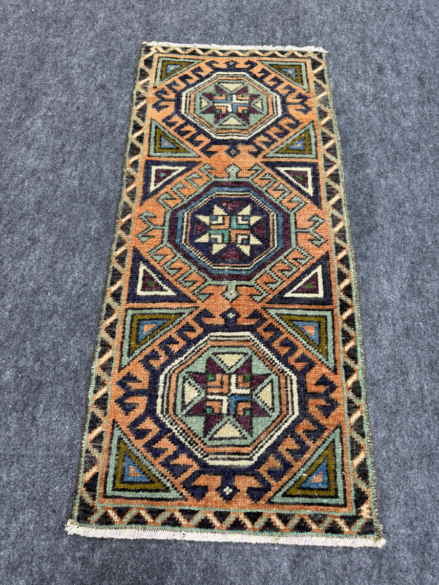 Turkish Yastik Rug  1'5" x  3'3" #24316