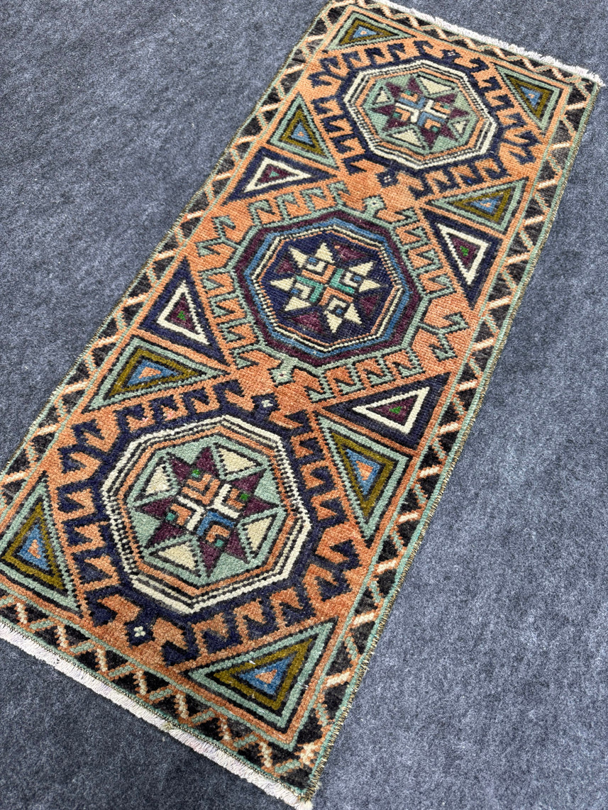 Turkish Yastik Rug  1'5" x  3'3" #24316
