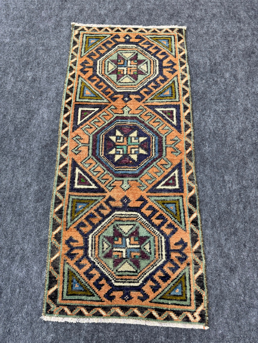 Turkish Yastik Rug  1'5" x  3'3" #24316