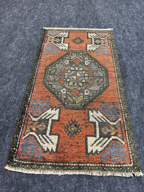 Turkish Yastik Rug  1'7" x  3' #24317