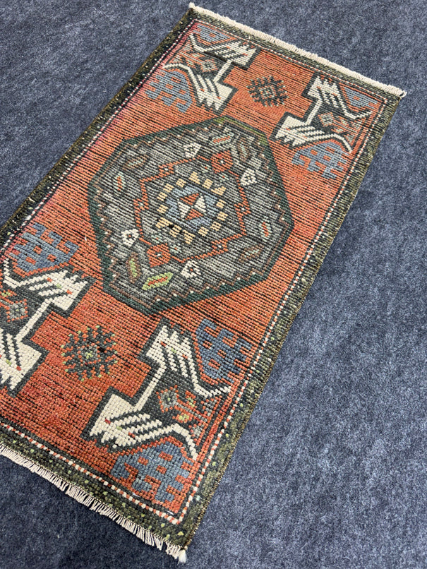Turkish Yastik Rug  1'7" x  3' #24317
