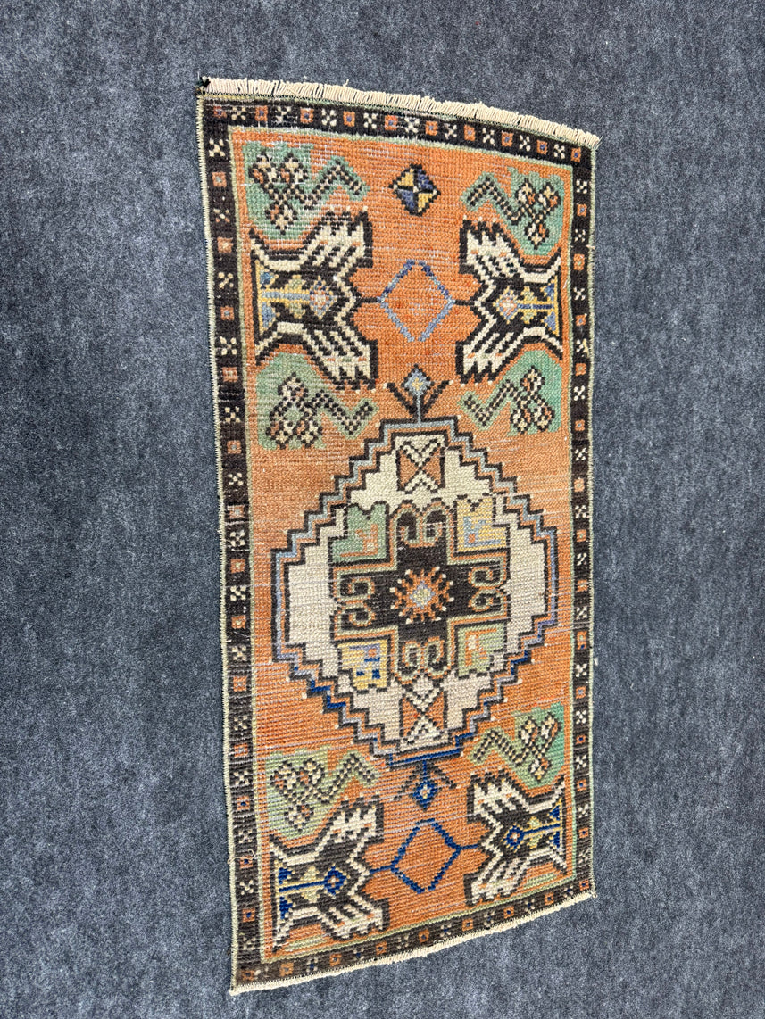 Turkish Yastik Rug  1'5" x  2'11" #24318