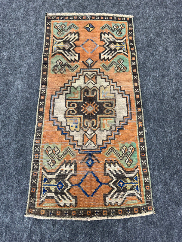 Turkish Yastik Rug  1'5" x  2'11" #24318