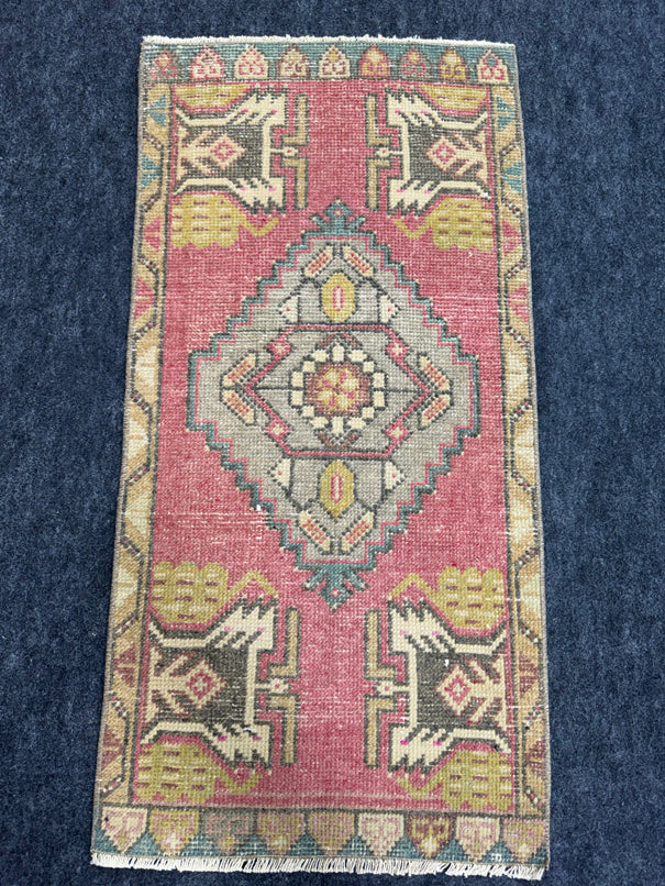 Turkish Yastik Rug  1'8" x  3'4" #24319