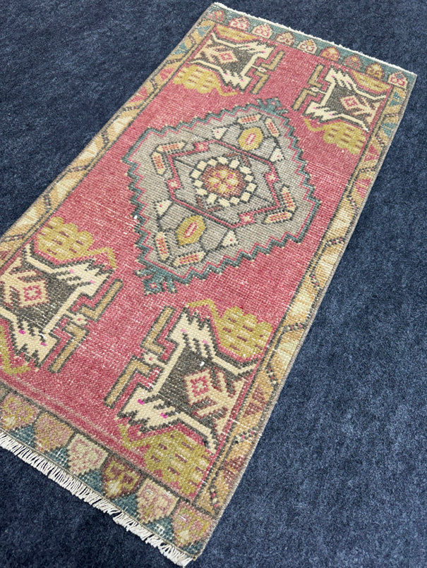 Turkish Yastik Rug  1'8" x  3'4" #24319