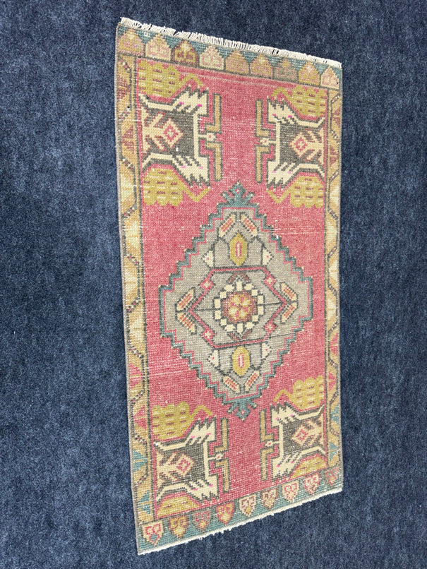 Turkish Yastik Rug  1'8" x  3'4" #24319