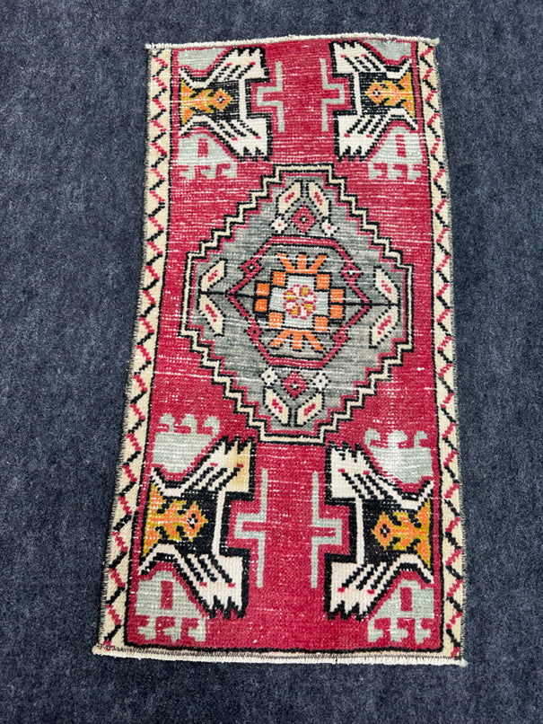 Turkish Yastik Rug  1'5" x  2'11" #24312