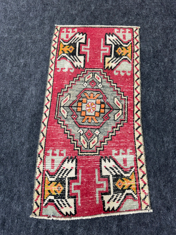 Turkish Yastik Rug  1'5" x  2'11" #24312