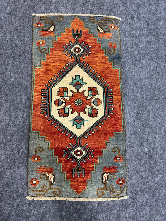 Turkish Yastik Rug  1'7" x  3'1" #24314