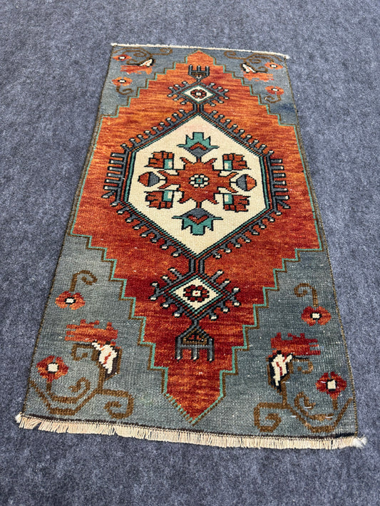 Turkish Yastik Rug  1'7" x  3'1" #24314