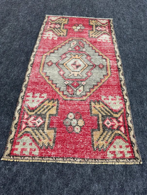 Turkish Yastik Rug  1'8" x  3'1" #24311