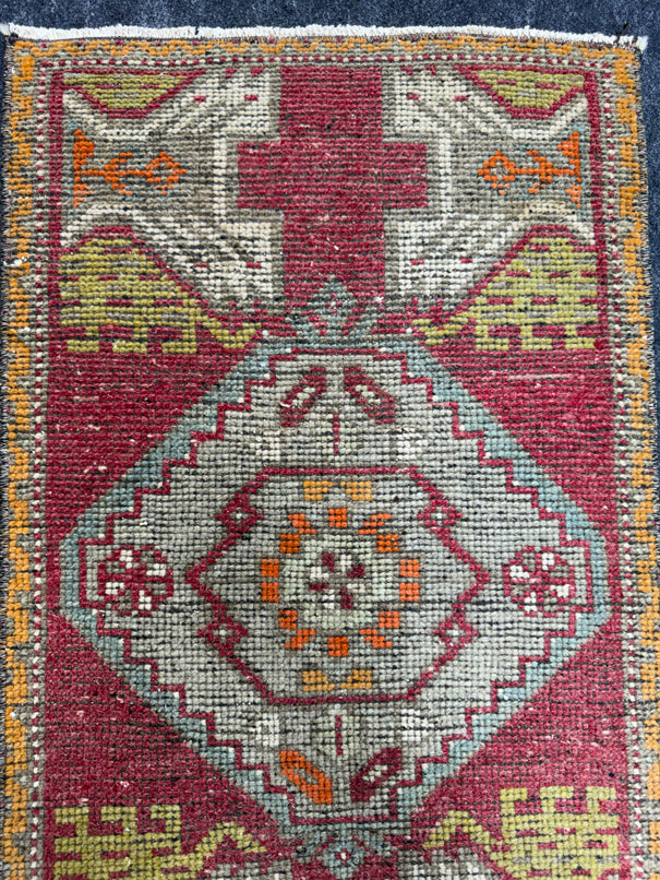 Turkish Yastik Rug  1'8" x  2'11" #24310