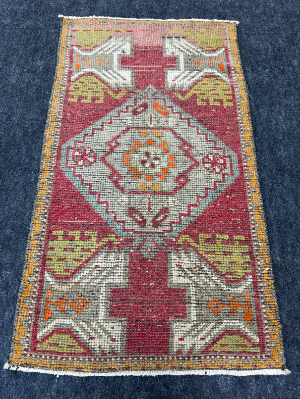 Turkish Yastik Rug  1'8" x  2'11" #24310