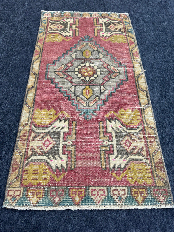 Turkish Yastik Rug  1'8" x  3'4" #24309