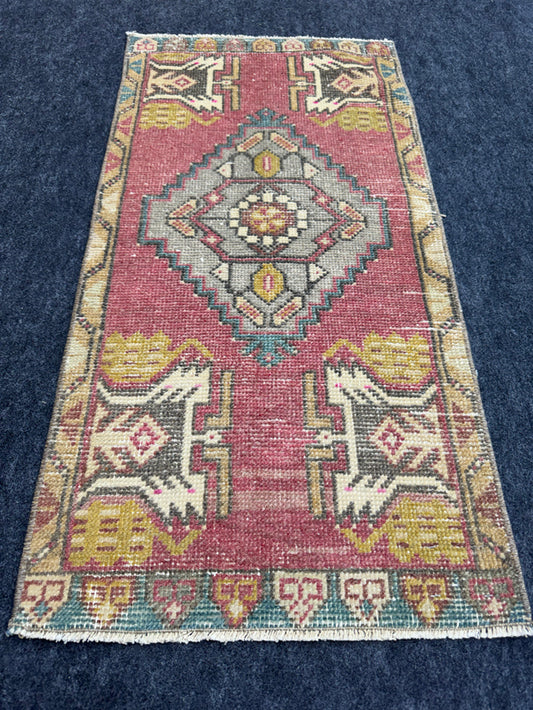 Turkish Yastik Rug  1'8" x  3'4" #24309
