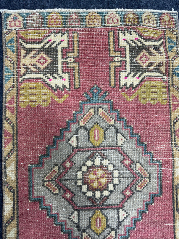 Turkish Yastik Rug  1'8" x  3'4" #24309