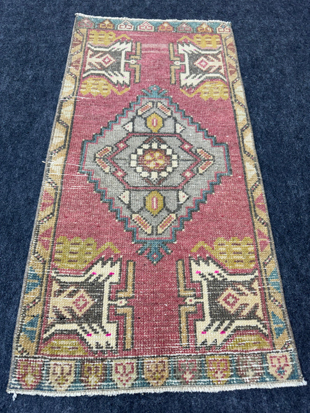 Turkish Yastik Rug  1'8" x  3'4" #24309