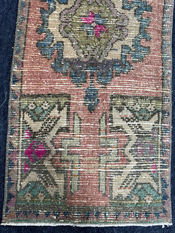 Turkish Yastik Rug  1'5" x  3'6" #24308