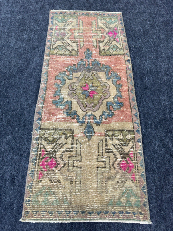 Turkish Yastik Rug  1'5" x  3'6" #24308