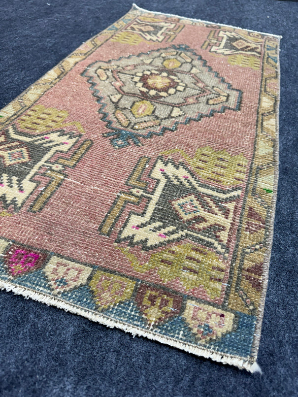 Turkish Yastik Rug  1'8" x  3'4" #24307