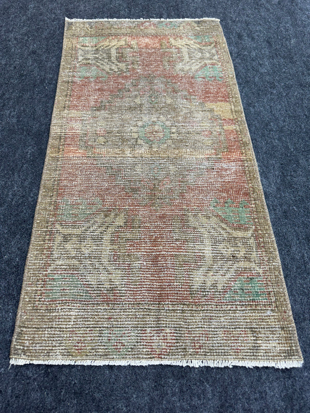 Turkish Yastik Rug  1'7" x  3'2" #24306