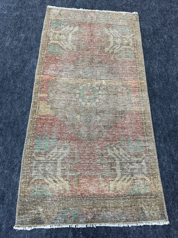 Turkish Yastik Rug  1'7" x  3'2" #24306