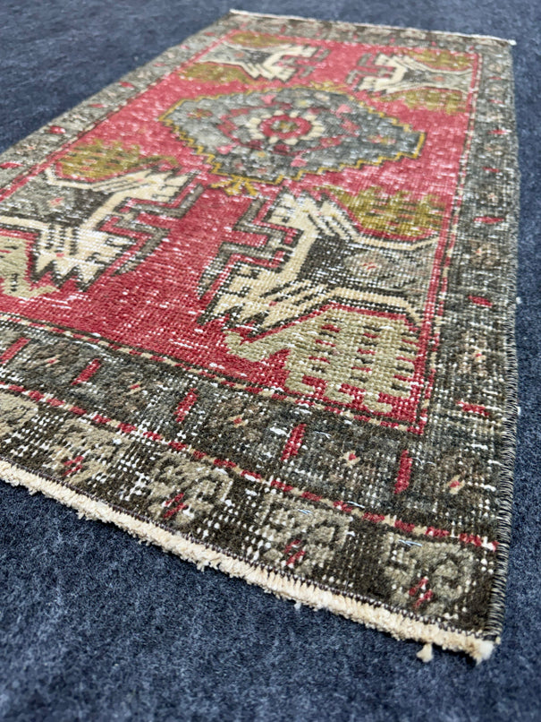 Turkish Yastik Rug  1'8" x  3'2" #24304