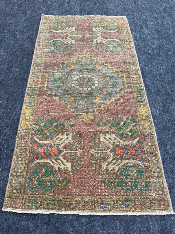 Turkish Yastik Rug  1'8" x  3'4" #24302