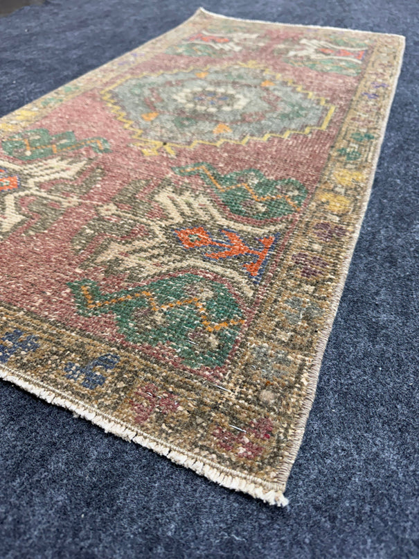 Turkish Yastik Rug  1'8" x  3'4" #24302