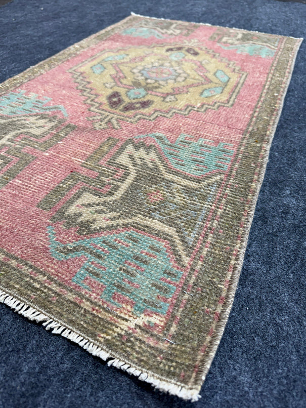Turkish Yastik Rug  1'9" x  3'2" #24296